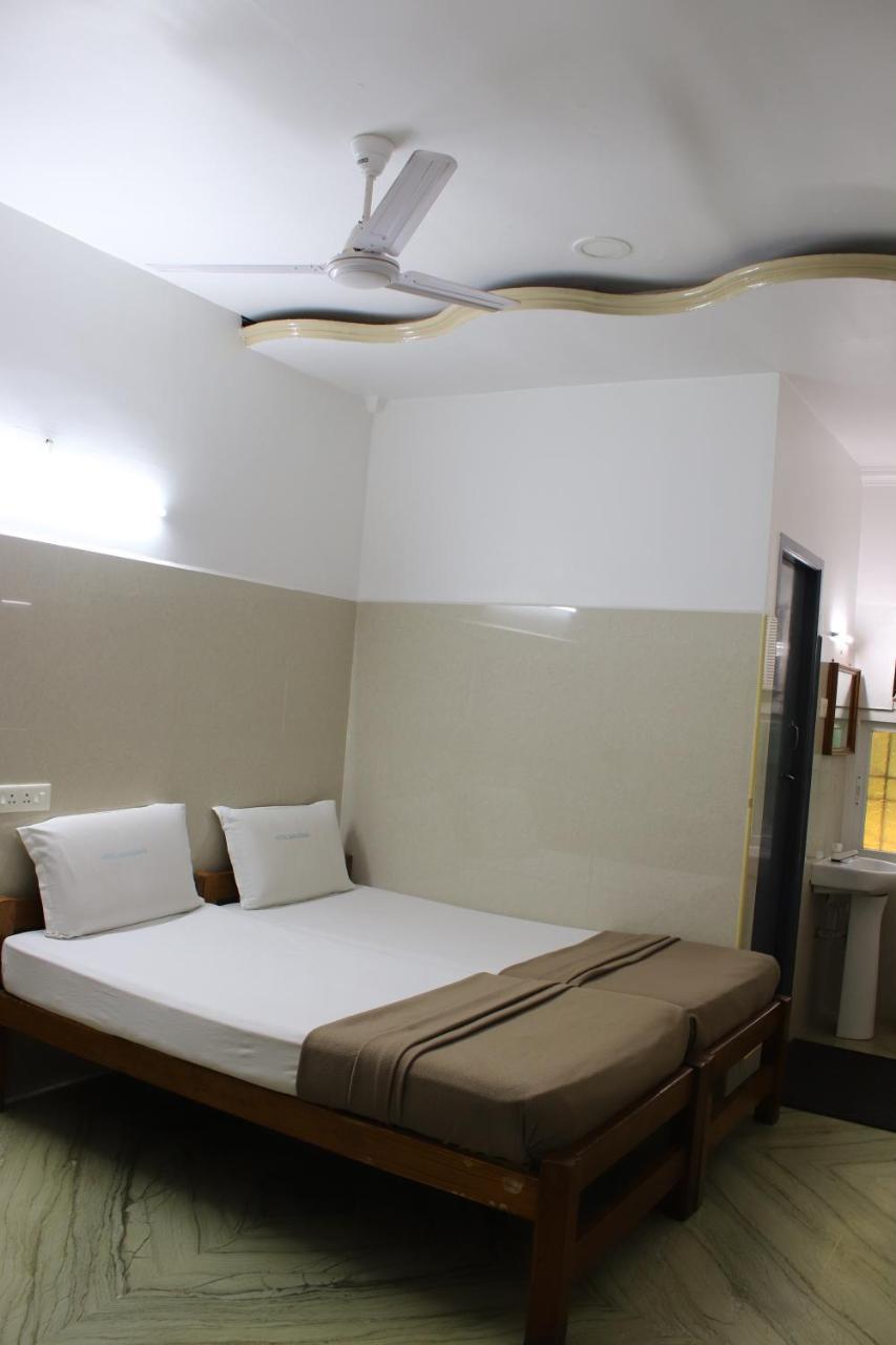 Hotel Saravanaa Chennai Luaran gambar
